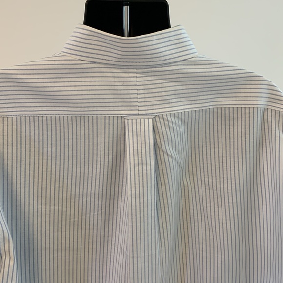 White button down with Light blue stripes by Roundtree & Yorke “Gold Label” - Picture 4 of 5